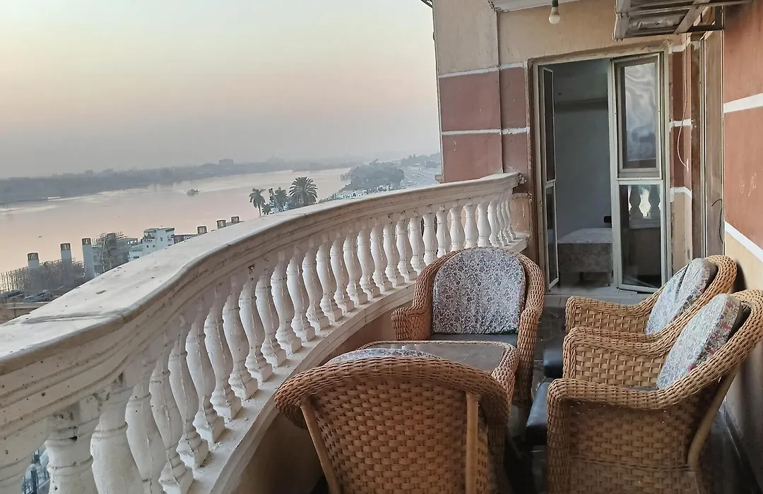 شقة فندقيه فاخرة بمنطقة المعادى صف اول جميع الغرف تطل على النيل A luxury hotel apartment in Maadi, first row. All rooms overlook the Nile-1